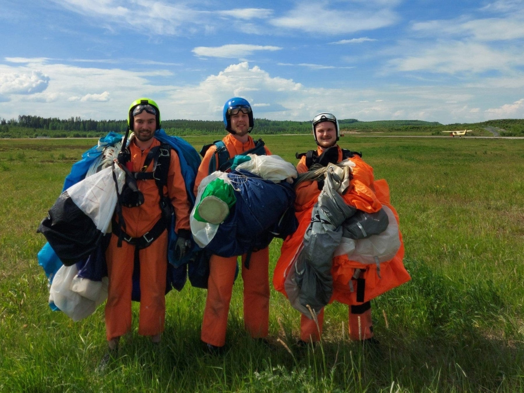 Laskuvarjohypyn alkeiskurssi - Skydive Jyväskylä